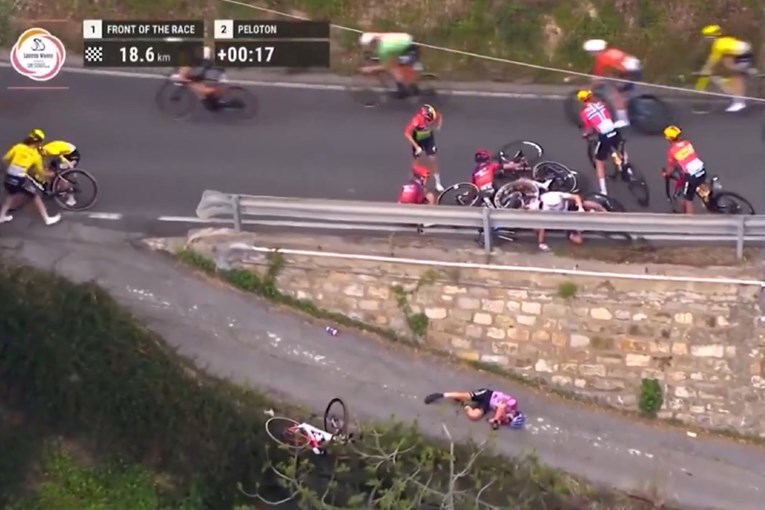 VIDEO Biciklistica pala s visine i ostala nepomično ležati. U stabilnom je stanju