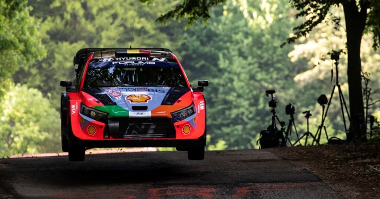 Croatia Rally: Neuville ima 4.7 sekundi prednosti pred Evansom