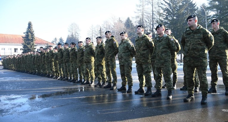 Nema posebnih biračkih mjesta za pripadnike vojske, glasati mogu u cijeloj zemlji