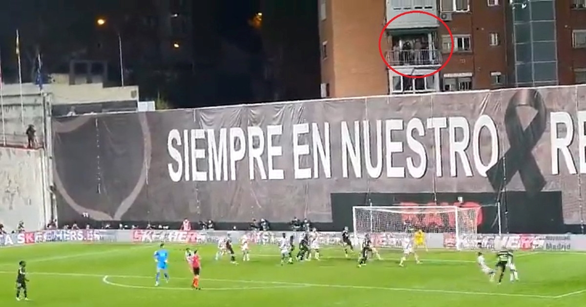 Pogledajte kako je igrač Reala skoro pogodio ljude na balkonu zgrade pokraj stadiona