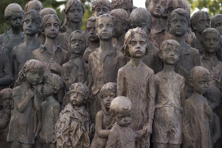 Iza ovog spomenika krije se užasna priča o smrti 82 djeteta