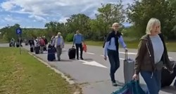 VIDEO Turisti na Krku vukli kofere jer je autobusima ulazak na aerodrom postao skup