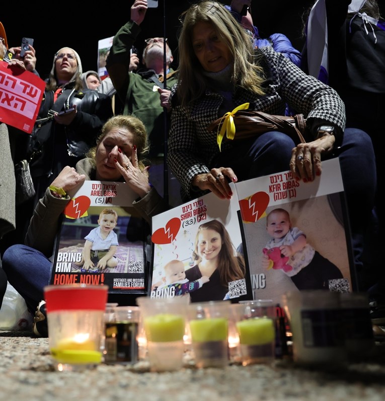 Izrael oplakuje obitelj Bibas. "Hamas ih je brutalno ubio golim rukama"