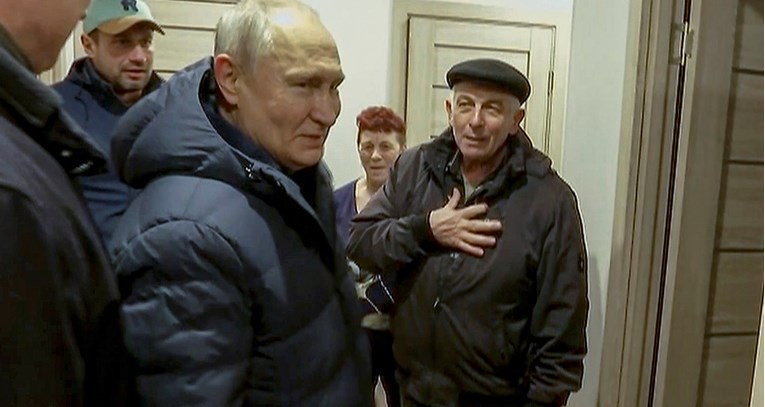 Što je Putin radio u Mariupolju? "Došao je osobno vidjeti što je napravio"