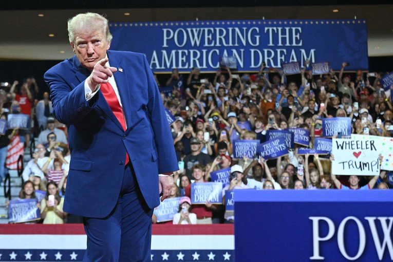 Trump uvodi nove carine za 60 zemalja. "Kaotično i bez presedana"