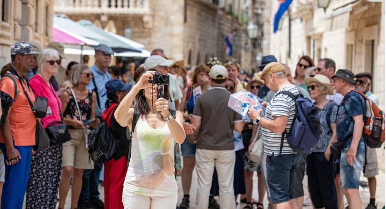 U prva četiri mjeseca u Hrvatsku došlo 2 milijuna turista, noćenja porasla za 20%