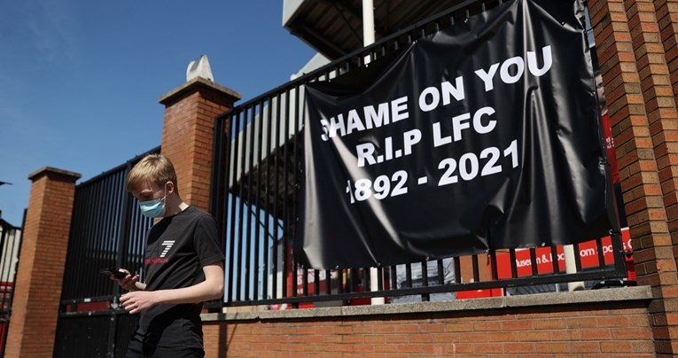 Liverpoolovi navijači pokopali klub: ''Srami se''