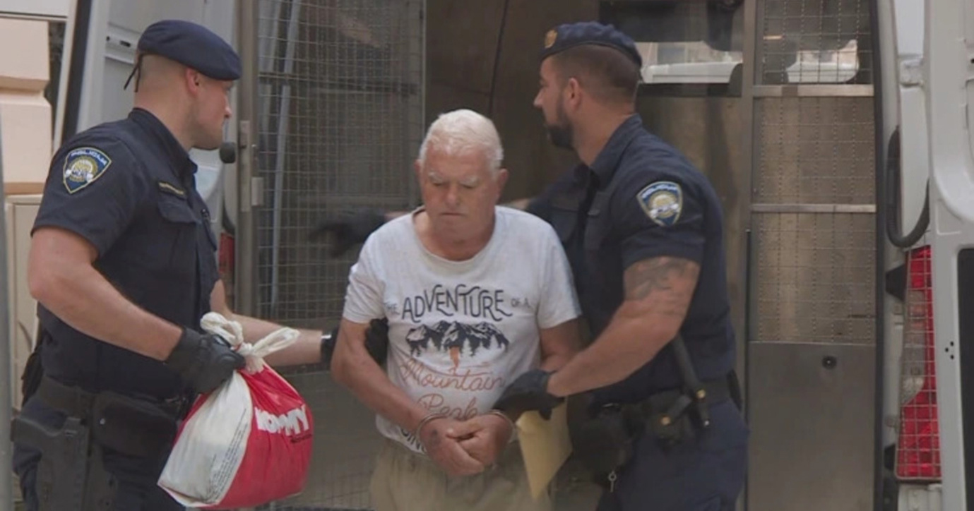 FOTO Muškarac koji je na Ugljanu nožem ubo policajku doveden na ispitivanje