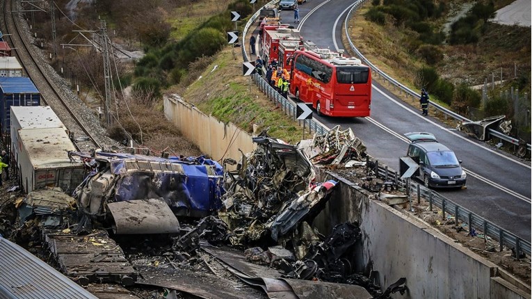 Izbili prosvjedi u Ateni. Broj mrtvih se popeo na 43, objavljena snimka sudara