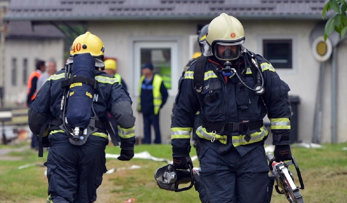 Opušak cigarete izazvao požar u stanu u Varaždinu, 61-godišnjak umro od gušenja