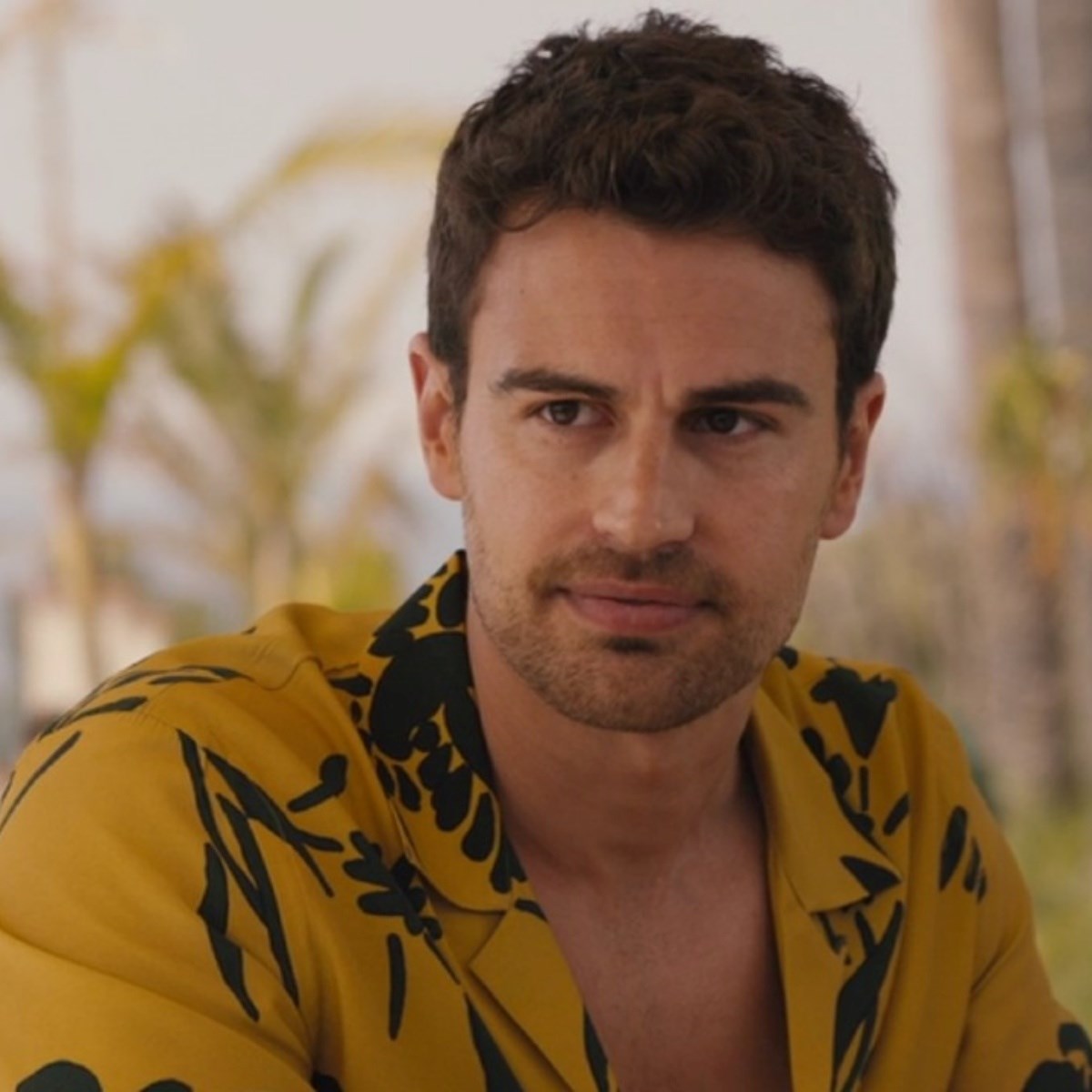 Theo James (40) opet u utrci za novog Jamesa Bonda, smatraju ga favoritom