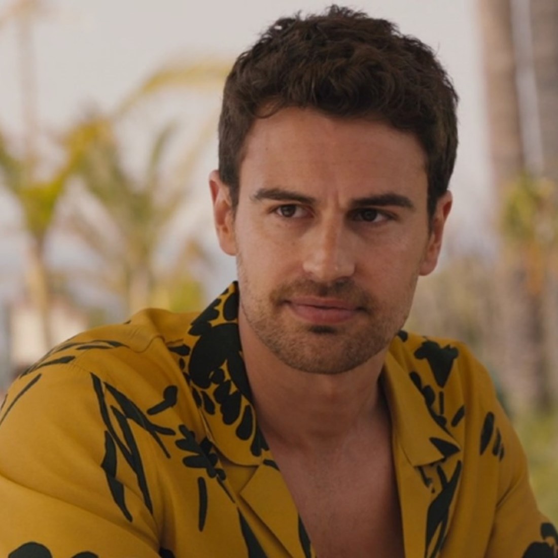 Theo James (40) opet u utrci za novog Jamesa Bonda, smatraju ga favoritom
