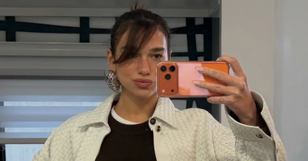 Dua Lipa objavila seriju fotografija, njezini nokti privukli pažnju