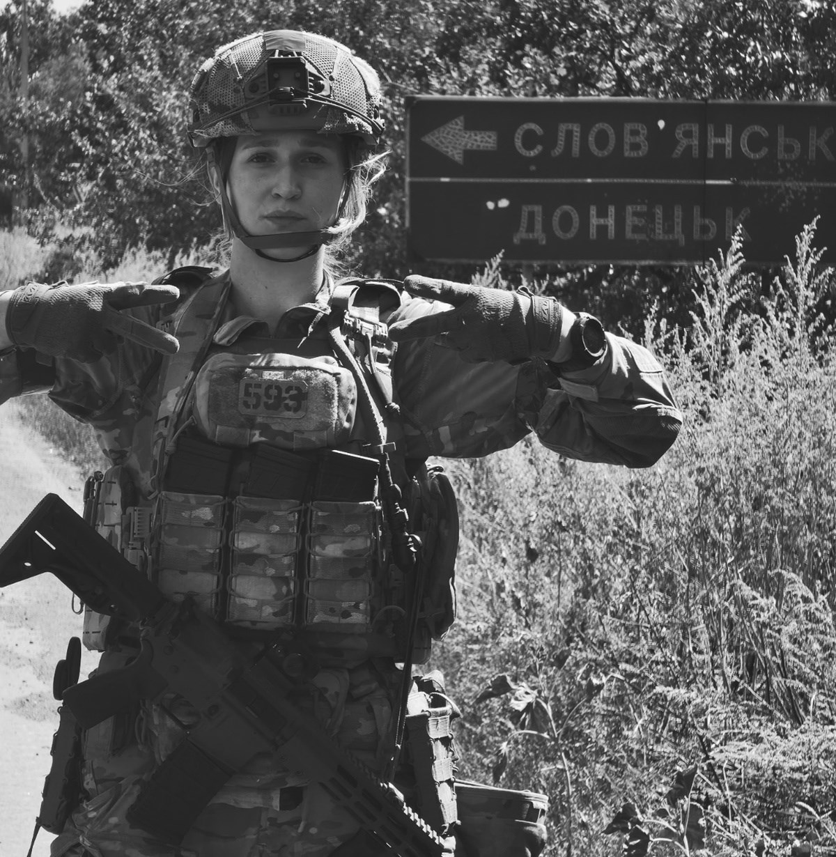 S 18 godina pridružila se Azovu. Godinu dana kasnije poginula je u borbi