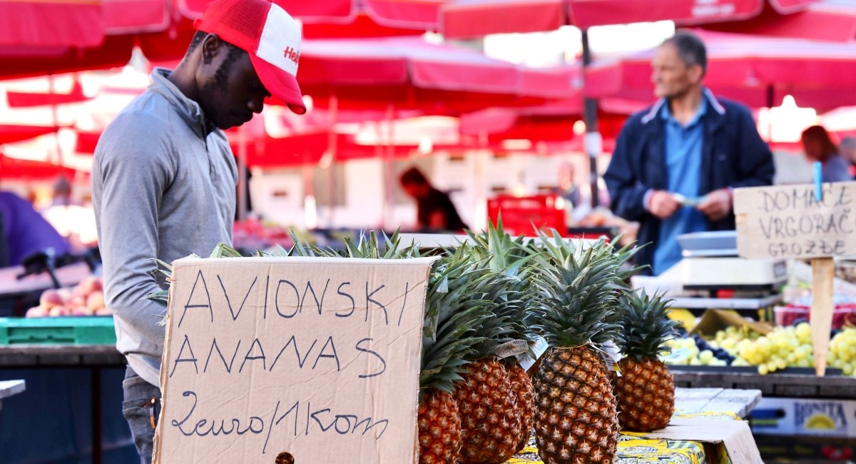 Na Dolcu se pojavili avionski ananasi - evo što je to i kakve su cijene