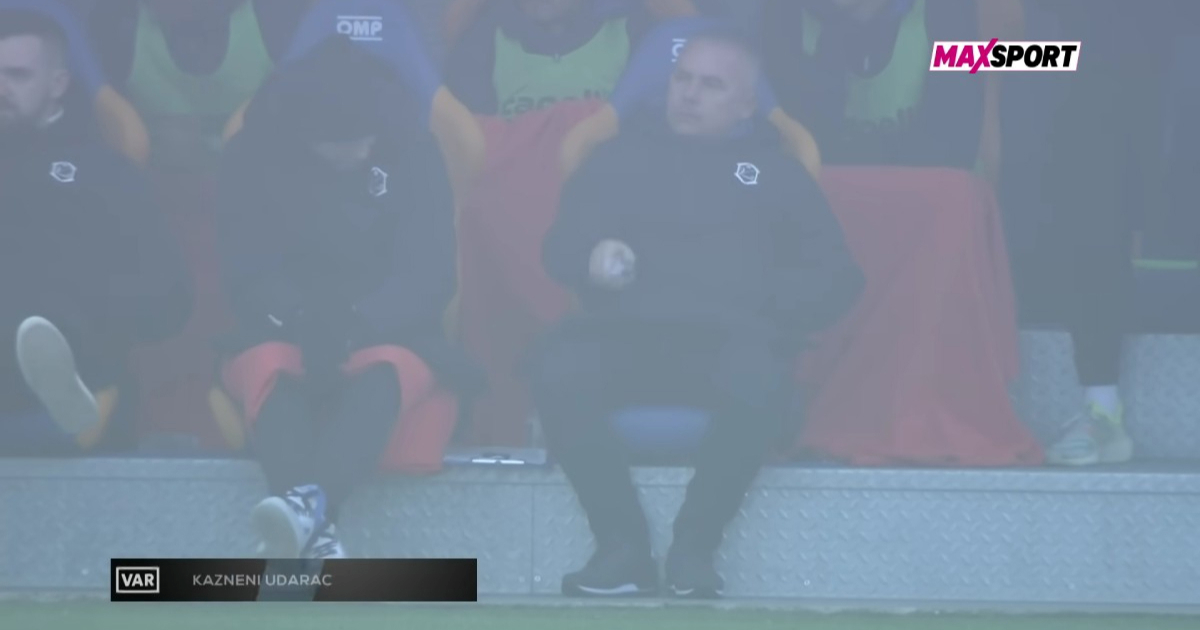 VIDEO Komentator: Šafarić poput svećenika prosipa vodu po terenu