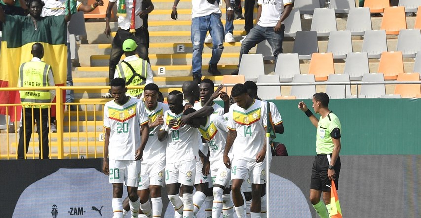 Zbog pokvarenog razglasa navijači pjevali himne Senegala i Gambije
