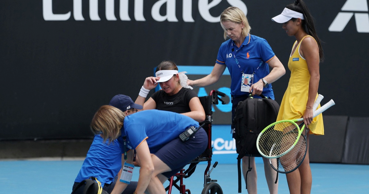 Tenisačicu u kolicima odvezli s terena u Melbourneu. Pogledajte što se dogodilo