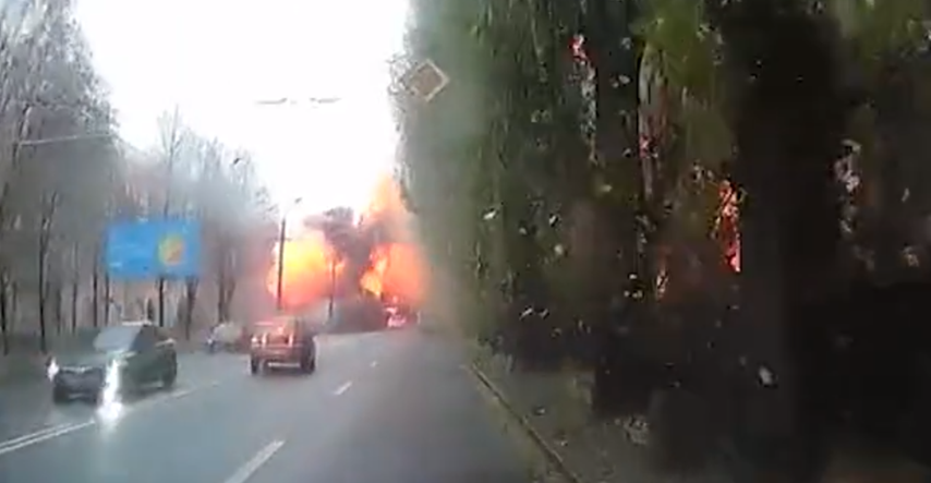 VIDEO Ukrajinac na putu na posao snimio trenutak ruskog napada na plinaru u Dnjepru