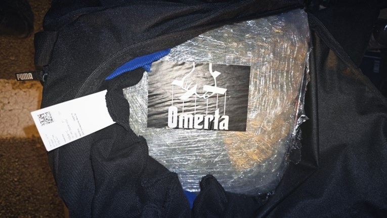 U Rijeci našli preko tri kile marihuane. Paketi imali naljepnicu s natpisom "Omerta"