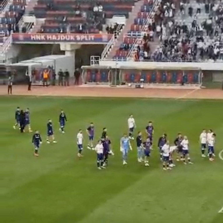 Pogledajte kako su navijači Hajduka ispratili igrače nakon poraza od Istre