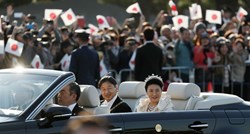 Tisuće Japanaca na ulicama Tokija klicale novom caru
