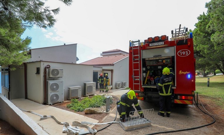 Požar u Istri zahvatio apartman, izazvao ga čovjek koji je naložio kamin i otišao