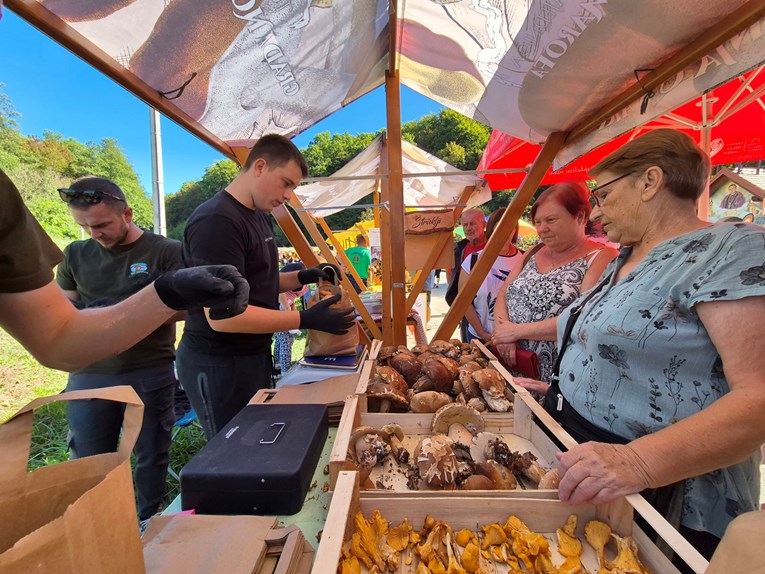 Dani vrganja i crnog tartufa u Paki okupili rekordni broj posjetitelja