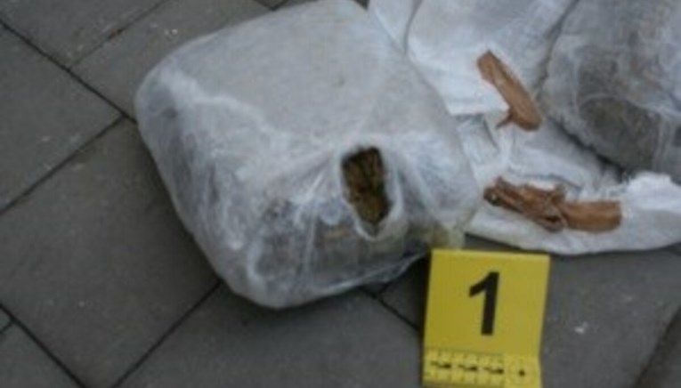 Dubrovačka policija privela trojicu građana zbog prodaje droge