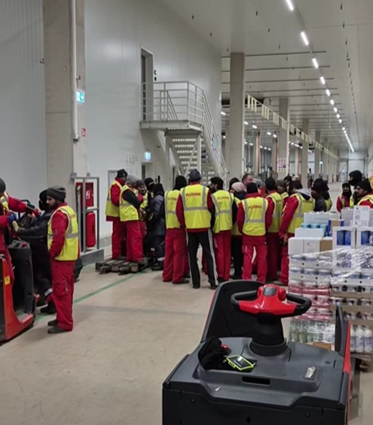 VIDEO Nepalci štrajkali u riječkim Plodinama zbog niskih plaća i loših uvjeta rada