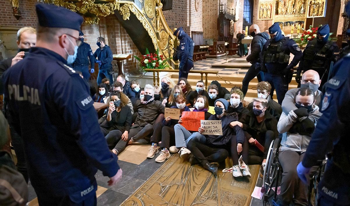 Puno Poljakinja ide u Češku pobaciti. Poljska bijesna, boji se "pobačajnog turizma"