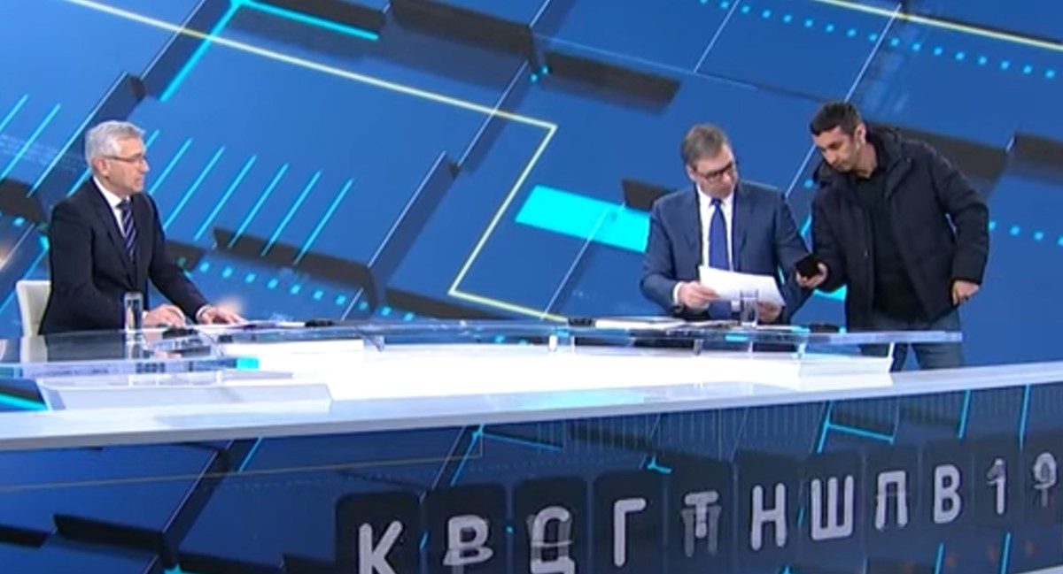 Vučiću za vrijeme gostovanja na televiziji donijeli poruku: "Jako je važno"