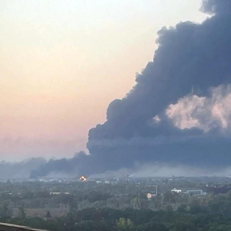 VIDEO Udari na rusku rafineriju 765 kilometara od granice, pogledajte