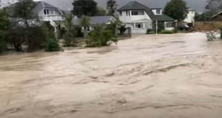 VIDEO Velike poplave na Novom Zelandu, evakuirane stotine ljudi