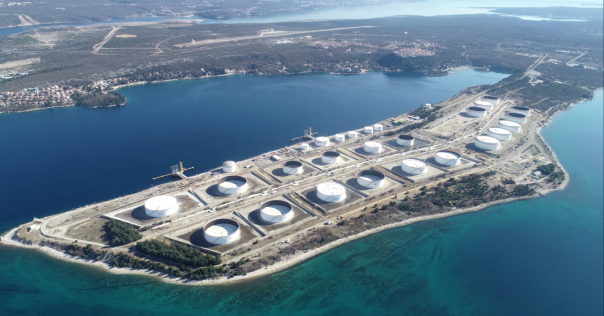 Janaf dobio američku licencu do idućeg mjeseca. Nafta može do srpskog NIS-a