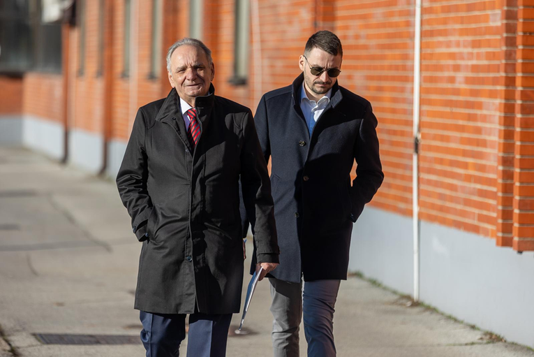 Documenta traži od Milanovića da oduzme odlikovanja i čin Glavašu