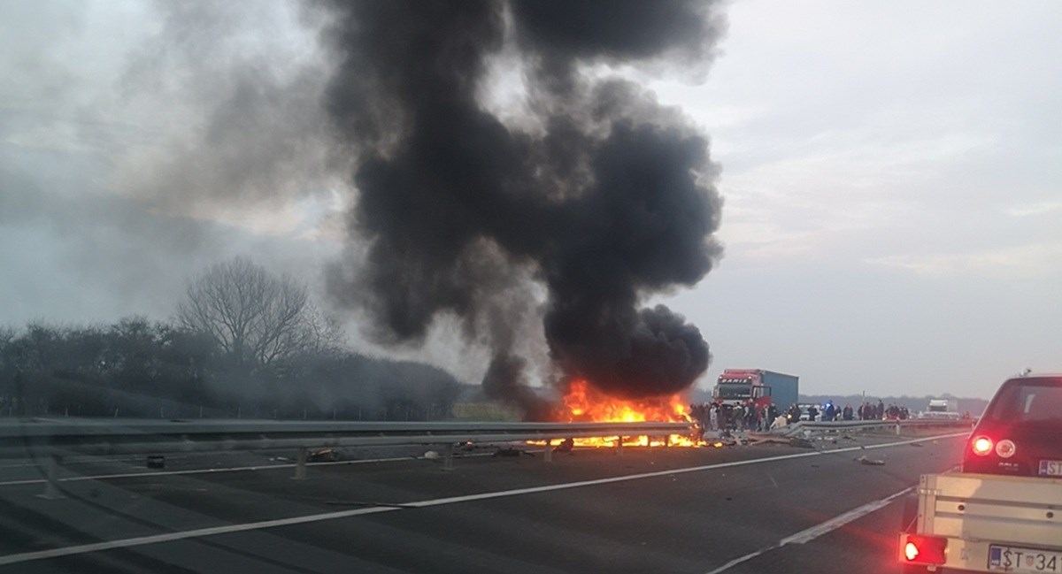 Otkriven uzrok teške prometne na A1? Auto preletio ogradu i zabio se u drugi