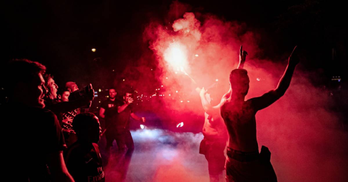 Policija suzavcem i pendrecima rastjerala tisuće navijača PSG-a s ulica Pariza