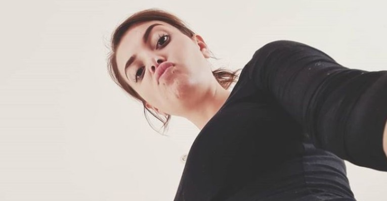 Ella Dvornik se žali na veliki trbuh: "Što da obučem, navlaku za ormar?"