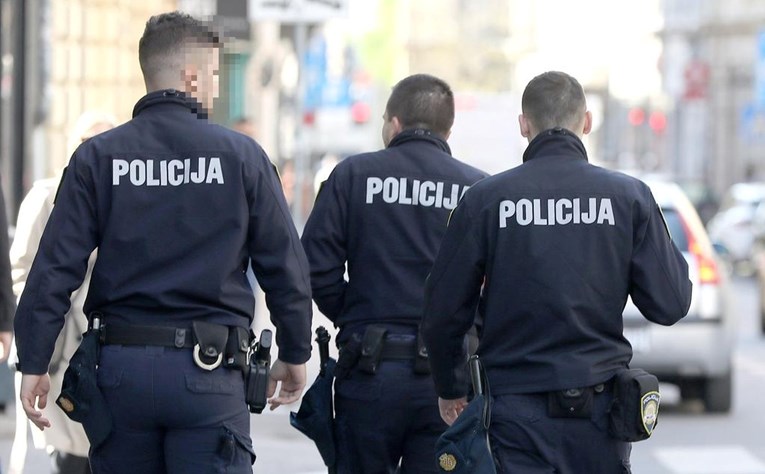 Pijani napali policajce u Starigradu, sedmorica privedena