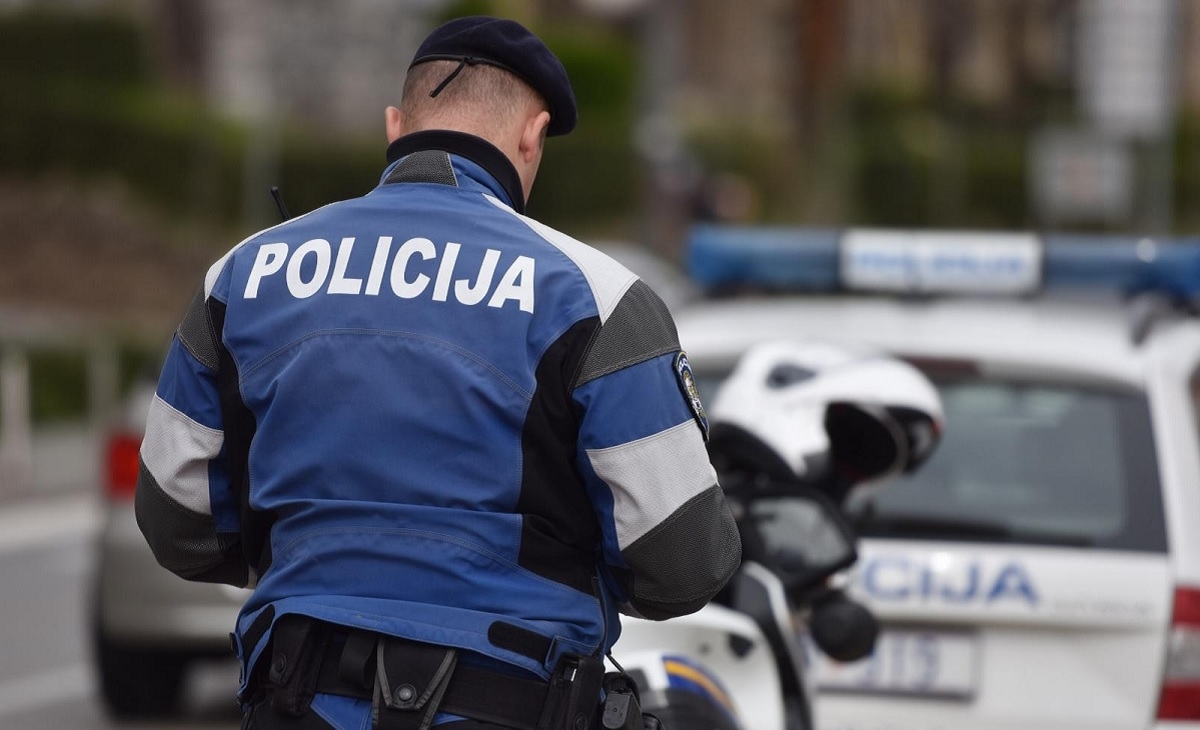 Muškarac kod Omiša lovačkom puškom ubio psa, uhićen je