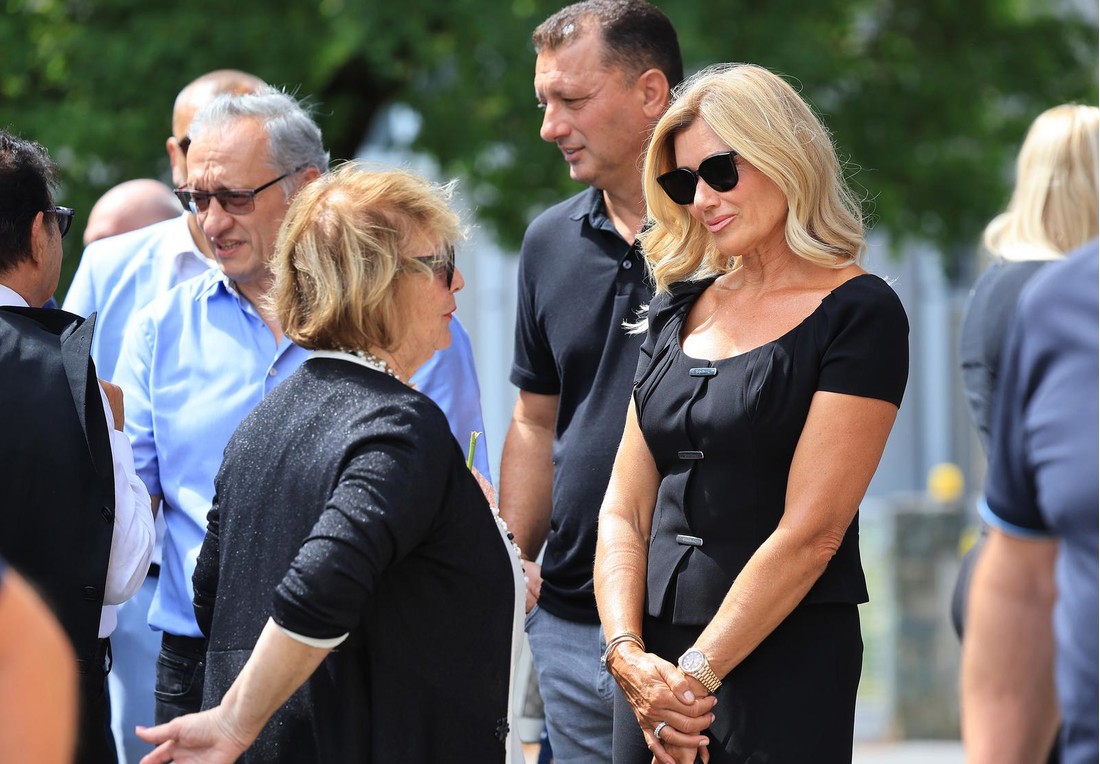 Bivša žena Zorana Mamića snimljena nakon dugo vremena, na sprovodu bivše svekrve