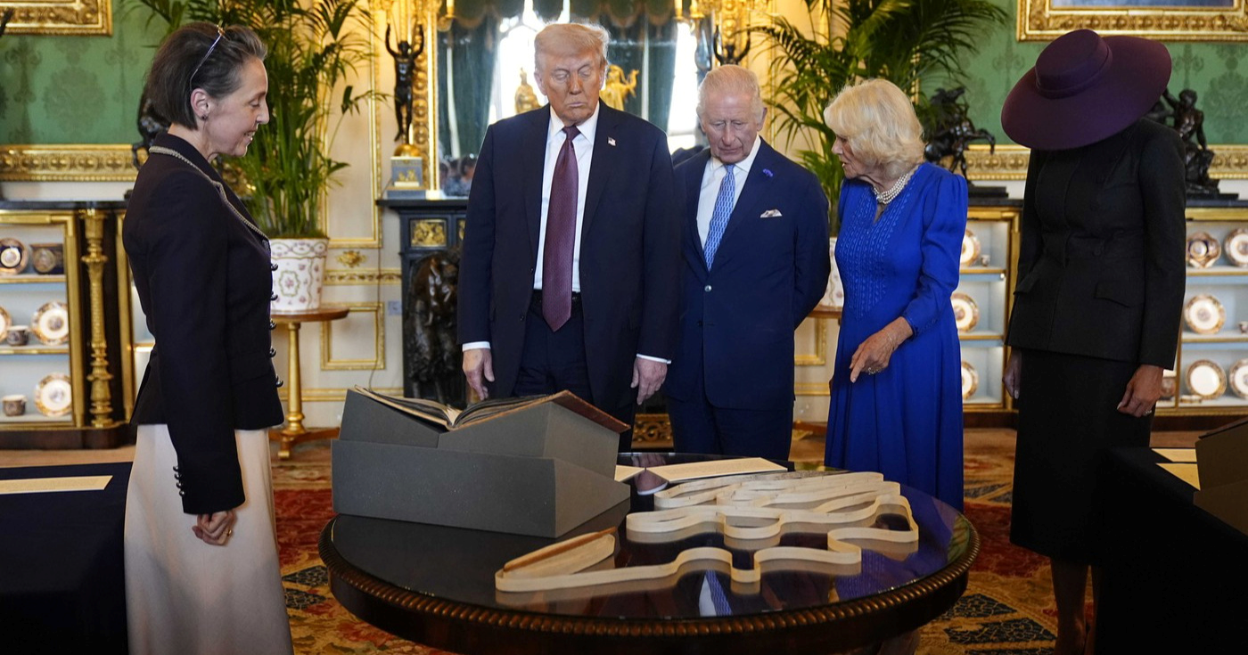 Ovo je stvarna fotka Melanije tijekom posjeta Velikoj Britaniji