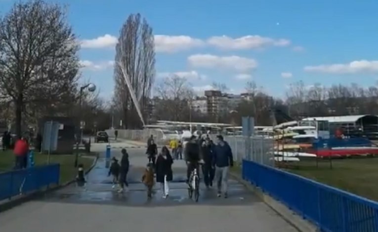 VIDEO Snažan vjetar na zagrebačkom Jarunu digao čamac u zrak, ljudi bježali