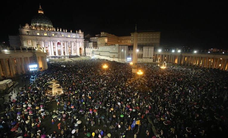 Papa je umro, kreće vrlo tajnovit proces. Ovo su favoriti za nasljednika