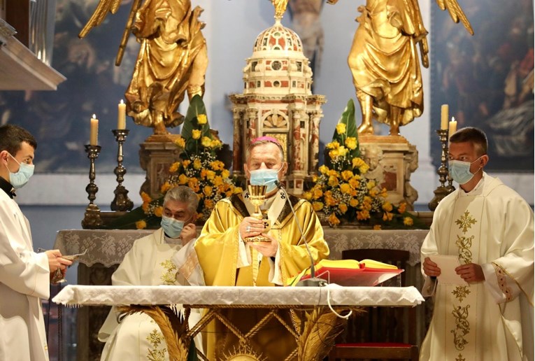 Splitski nadbiskup: Preporučujemo odgodu krizmi