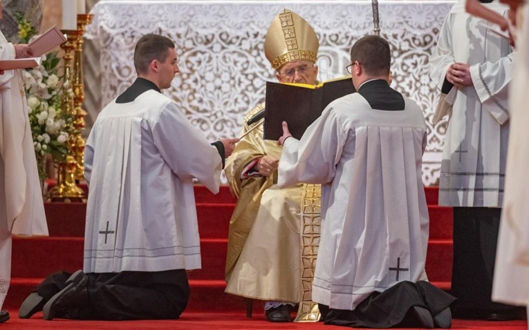 Nadbiskup Puljić: Stoljećima je nedjelja stvarala duhovni identitet našega čovjeka