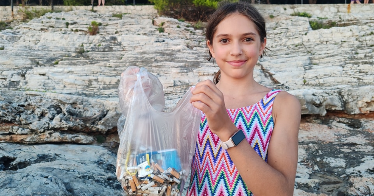 Ovo je Tina (12). Dok ljetuje kod djeda u Puli, skuplja opuške da šetnica bude ljepša