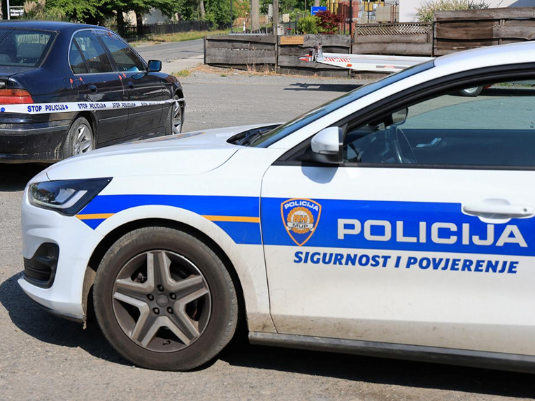 Muškarac (71) nožem pokušao ubiti suprugu, spasila se bijegom