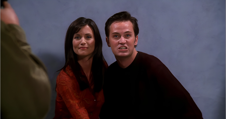 Fanovi traže uklanjanje jedne scene iz Prijatelja: "Predvidjeli su budućnost"